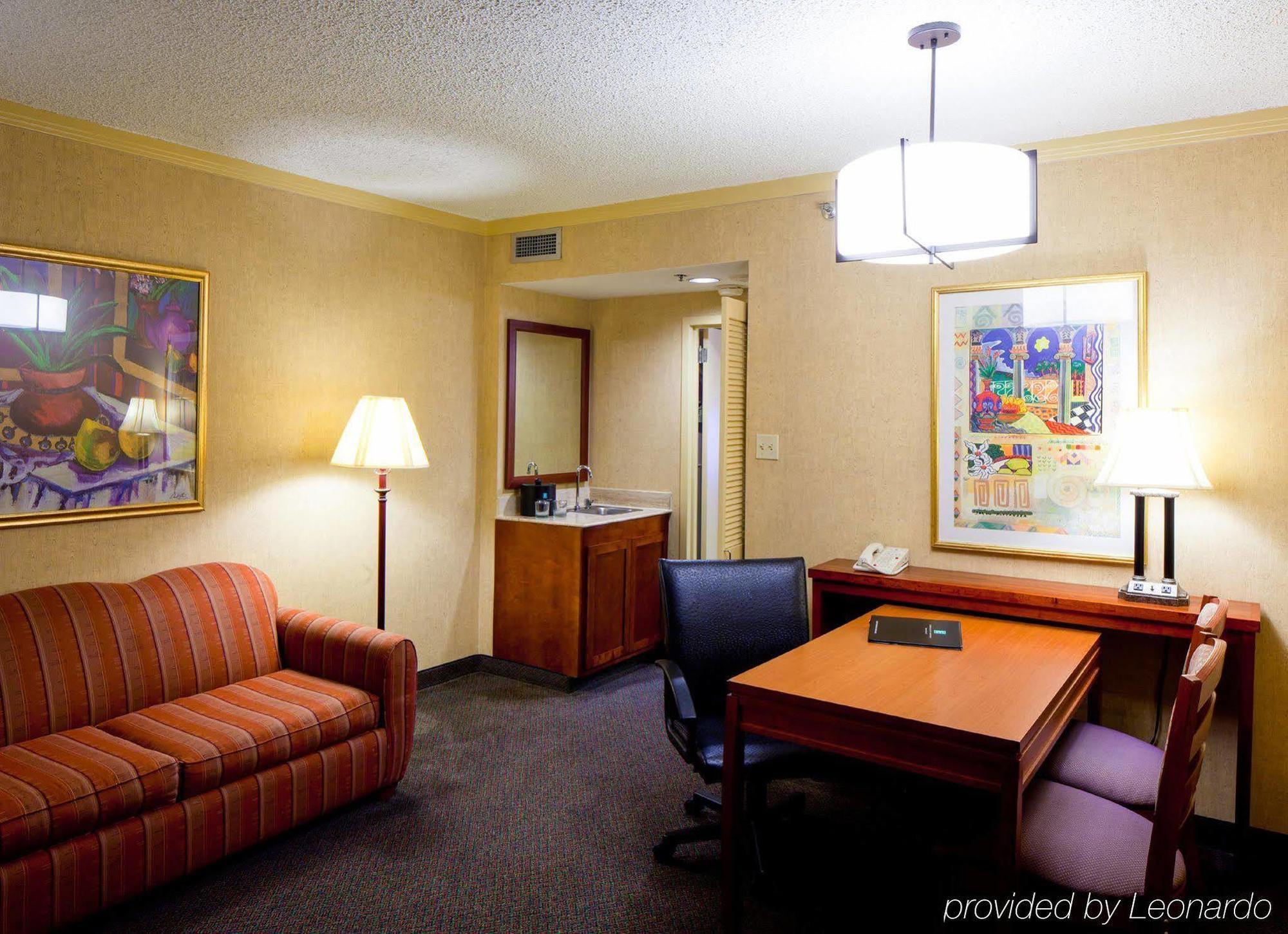 Embassy Suites San Antonio Airport Room photo